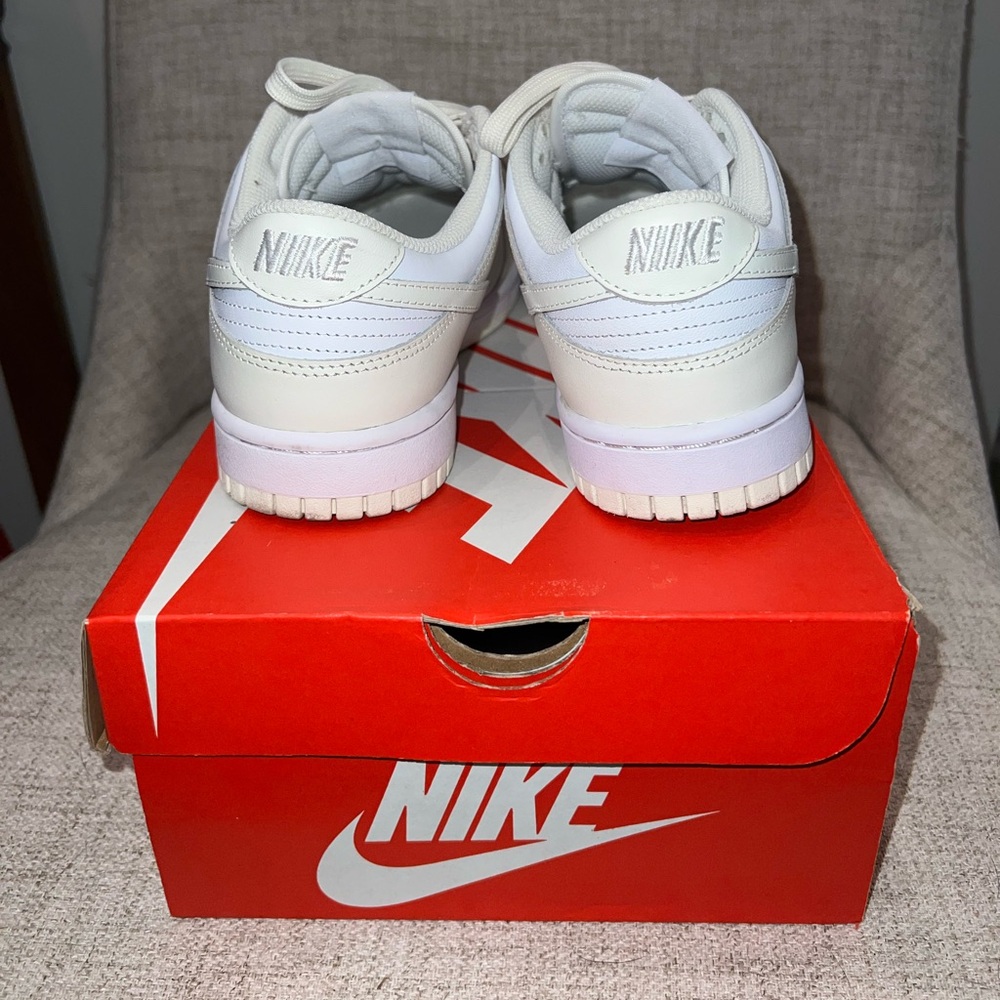 EUC Nike Low Dunks - Picture 4 of 7
